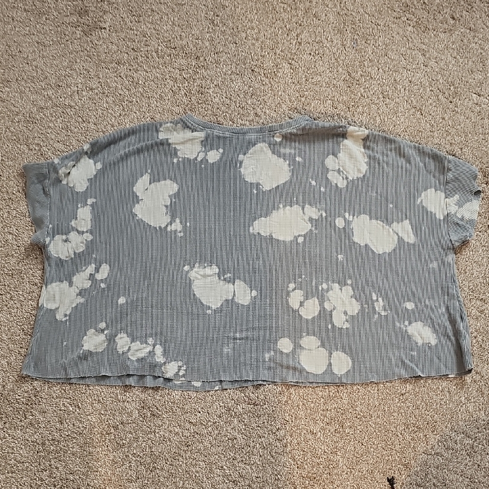 Chic Gray and Cream Women's Short Sleeve Top
